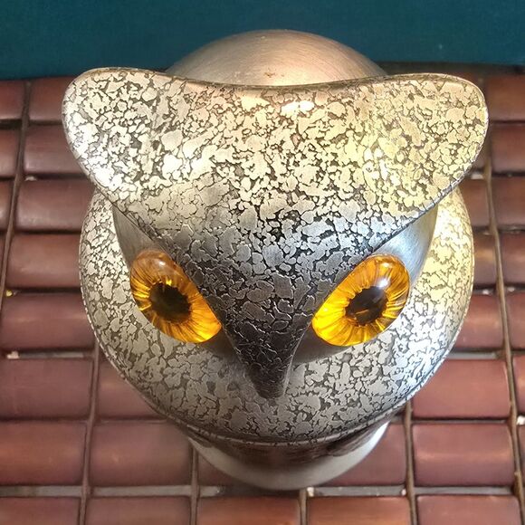 Mid Century Owl Decanter Pewter & Amber Glass 9"x4" Diameter 1 Liter Capacity - Picture 7 of 8